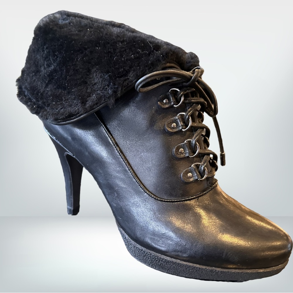 Kenneth Cole Sheepskin and Leather Cuffed High Heel Ankle Boots NWOT 8